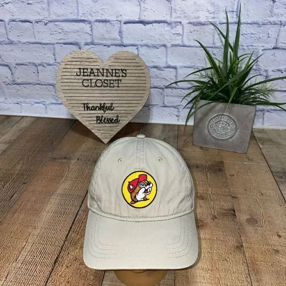 Adjustable khaki Buc-ee's baseball hat Bucees
